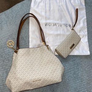 Michael Kors Raven Shoulder Bag & Wallet Duo✨